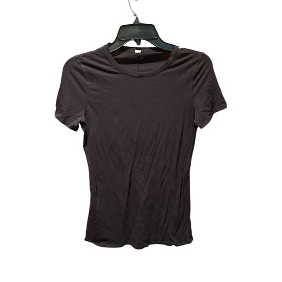 Lululemon Women's Short Sleeve T-shirt in Black - Picture 1 of 5